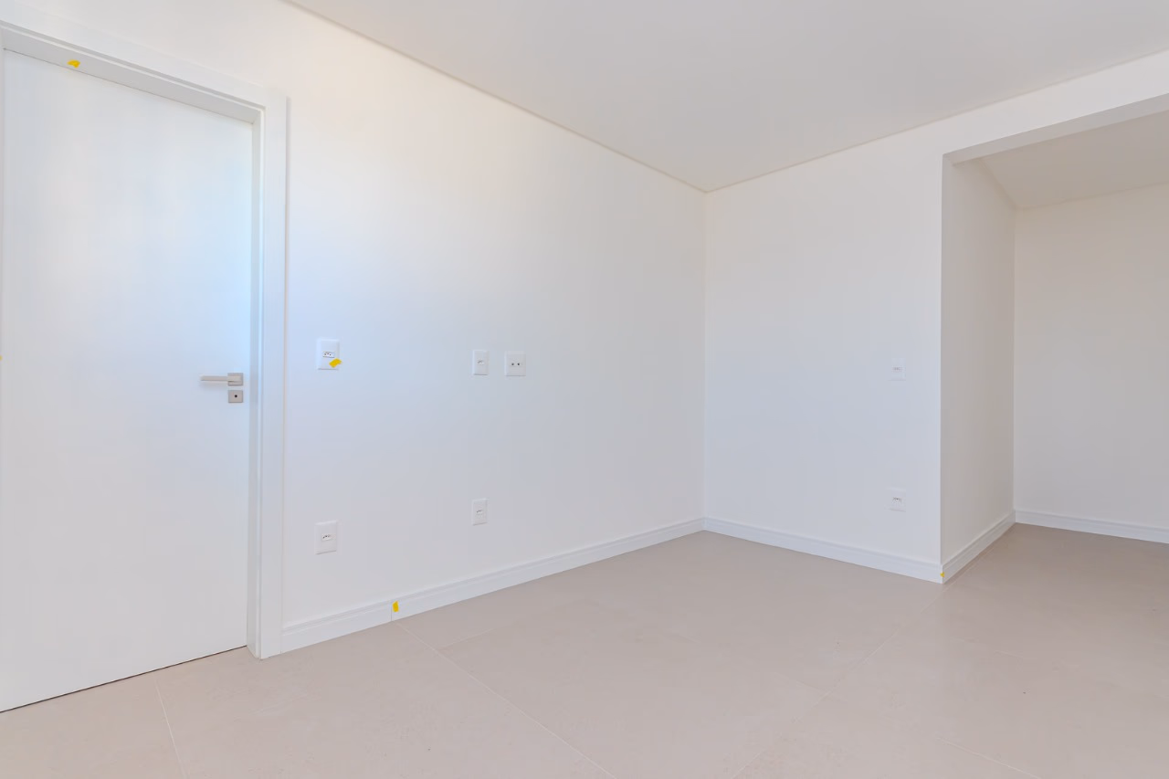 Apartamento 3 suítes em Meia Praia — Meia Praia, Itapema