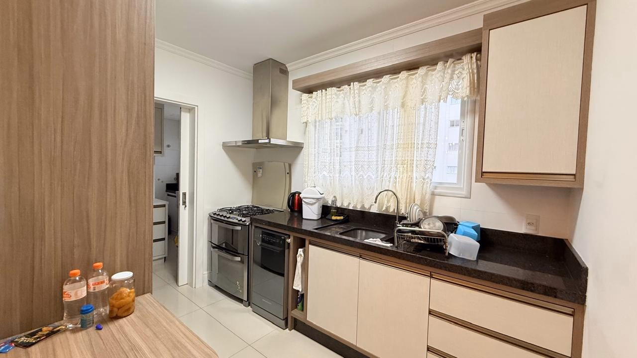 Apartamento 4 suítes em Meia Praia — Meia Praia, Itapema