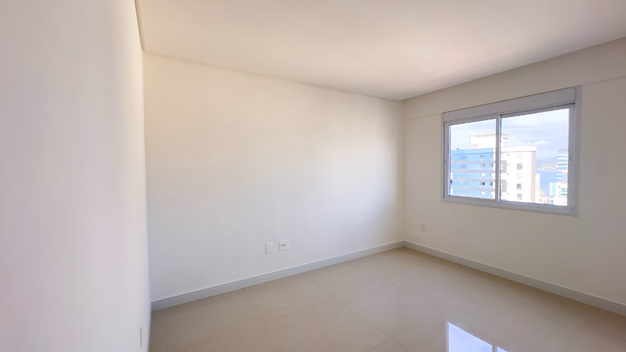 Apartamento 4 suítes em Meia Praia — Meia Praia, Itapema
