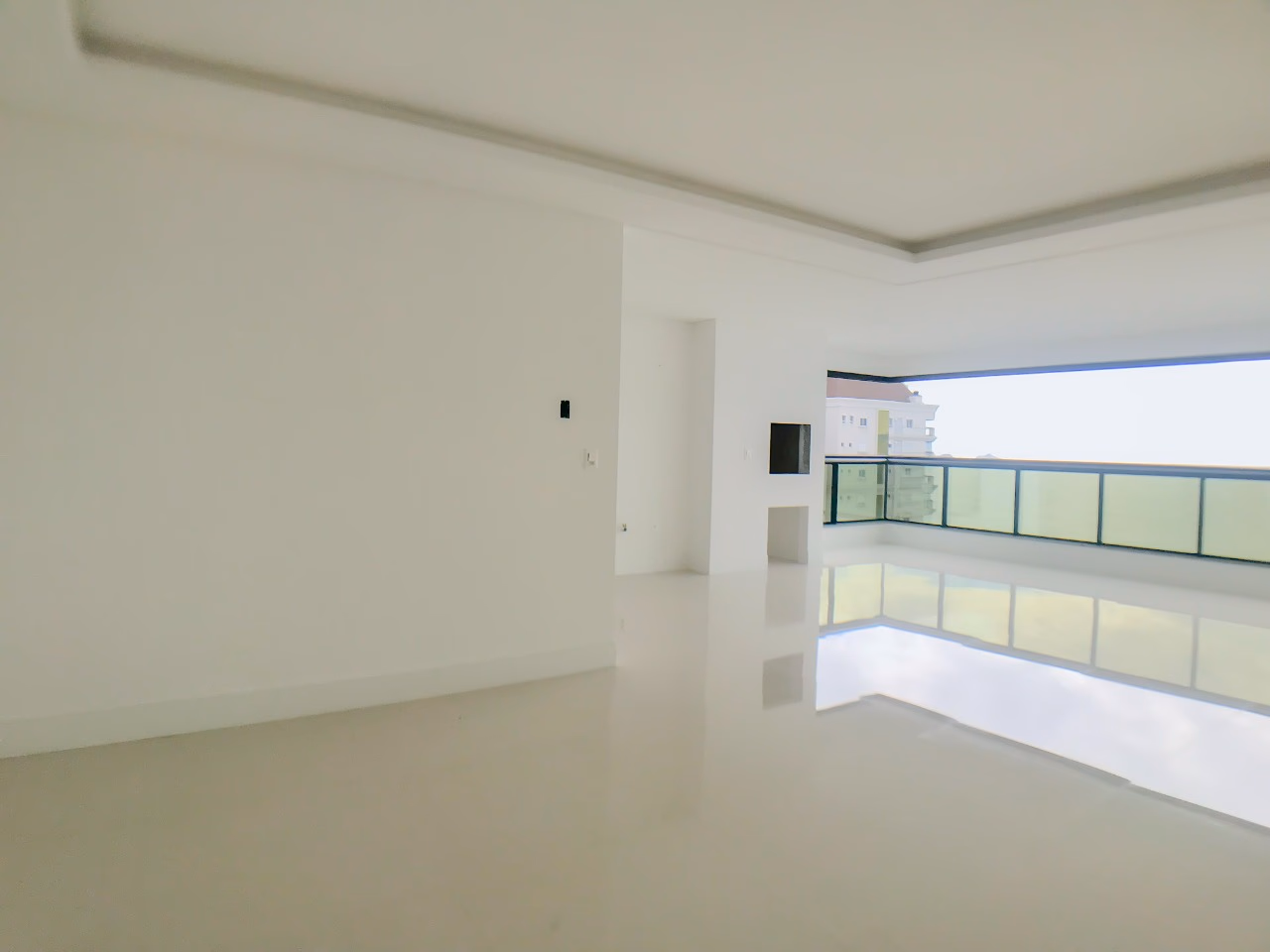 Apartamento 4 suítes em Meia Praia — Meia Praia, Itapema