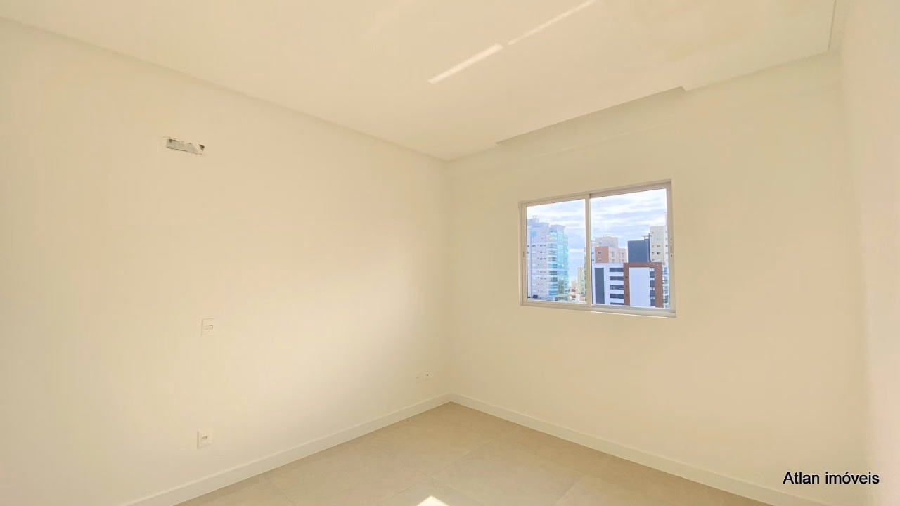 Apartamento 3 suítes em Meia Praia — Meia Praia, Itapema