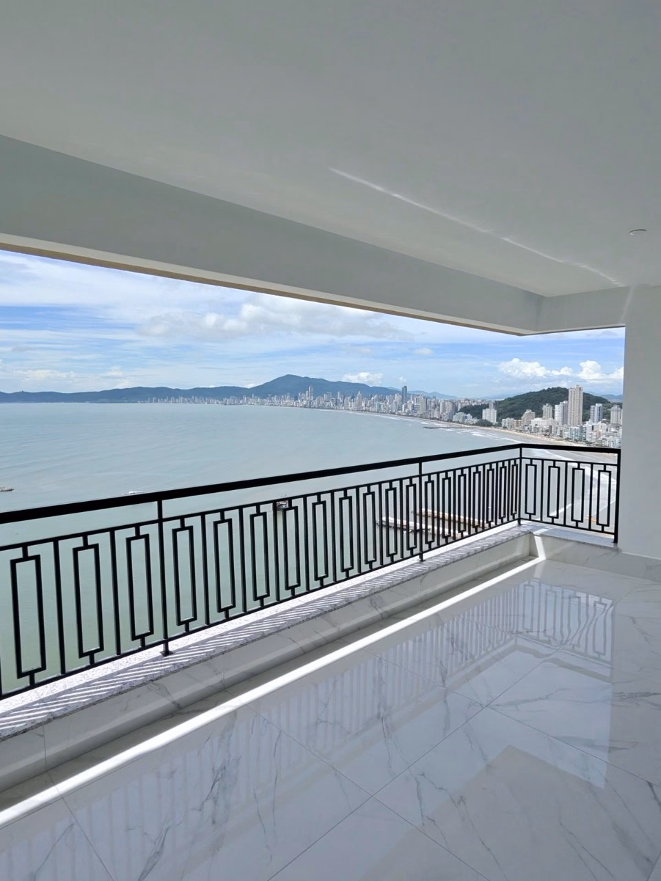 Apartamento 3 suítes em Canto da Praia — Canto da Praia, Itapema