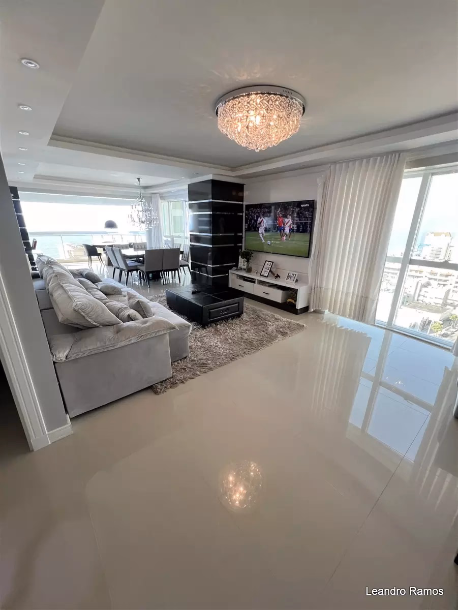 Apartamento 4 suítes em Meia Praia — Meia Praia, Itapema