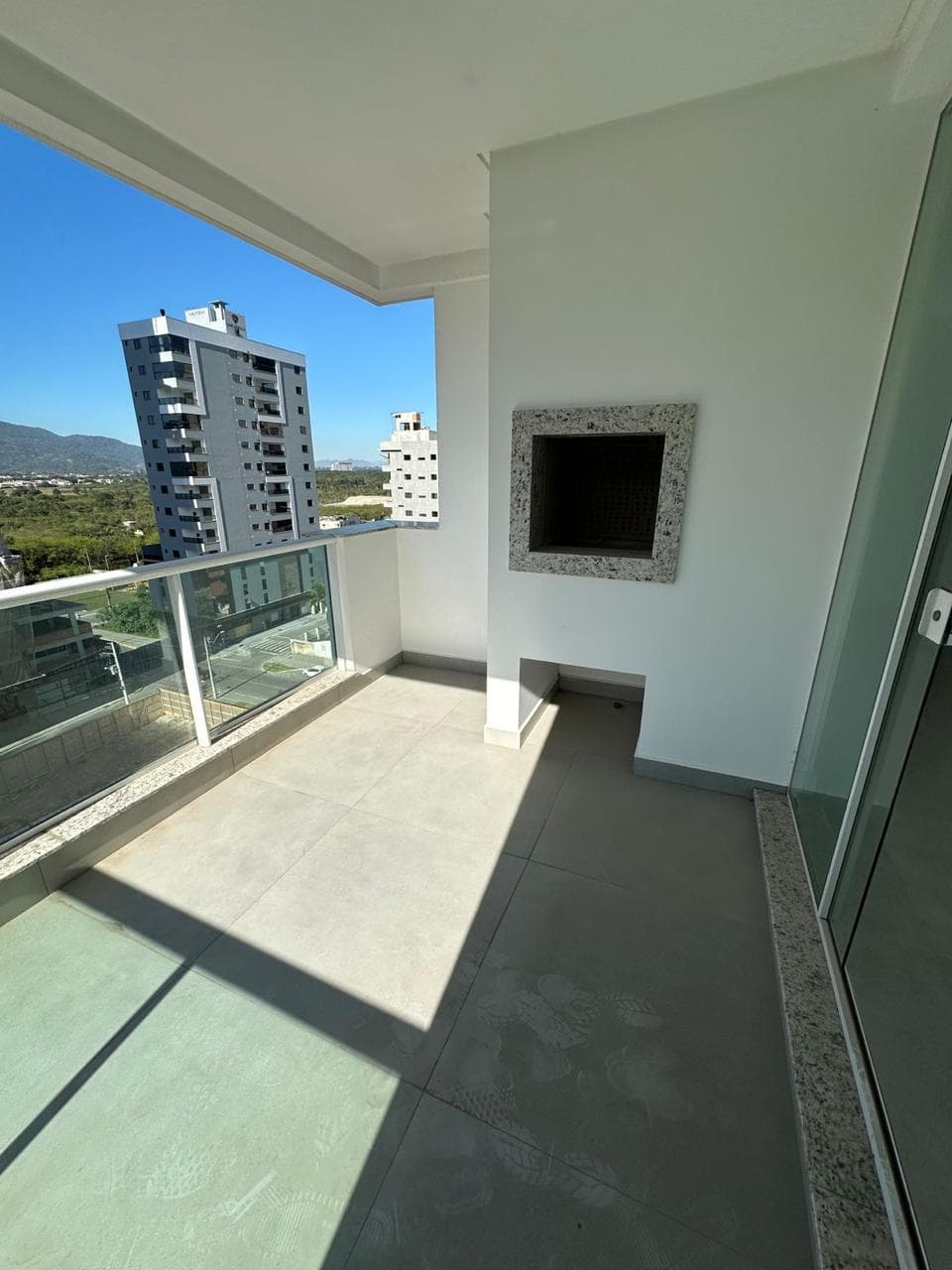 Apartamento 2 suítes em Meia Praia — Meia Praia