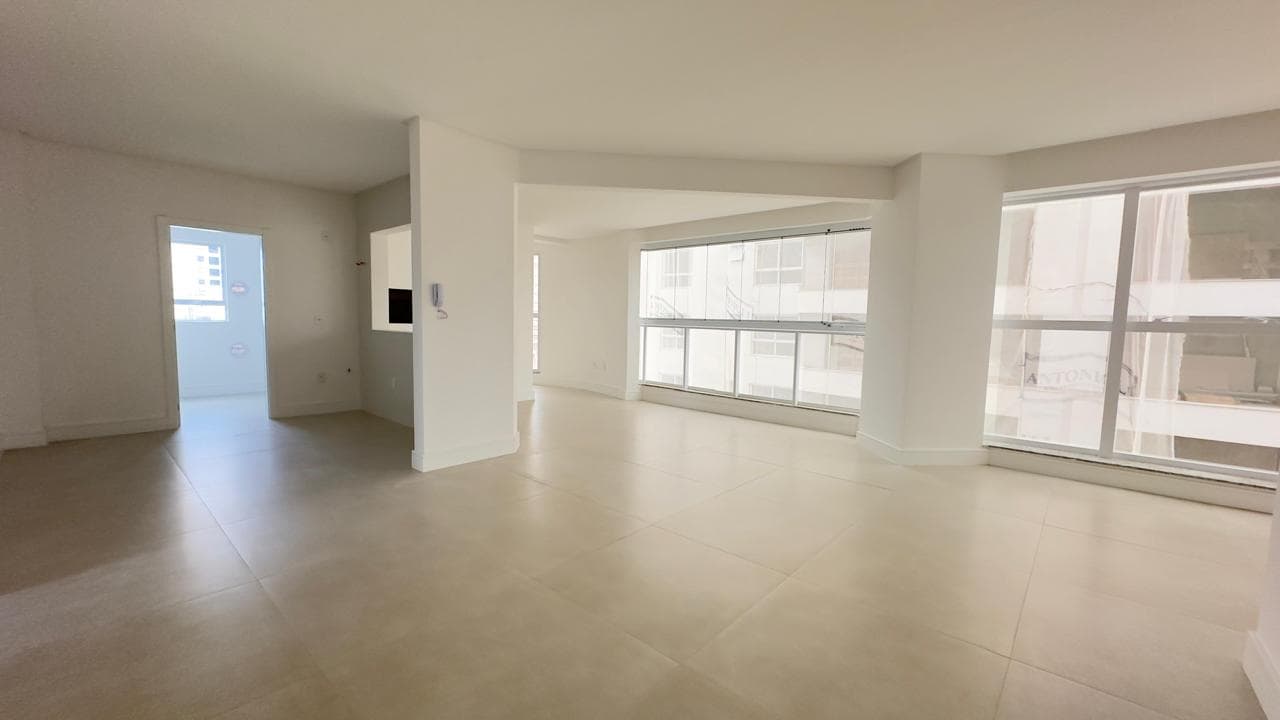 Apartamento 3 suítes em Meia Praia — Meia Praia, Itapema
