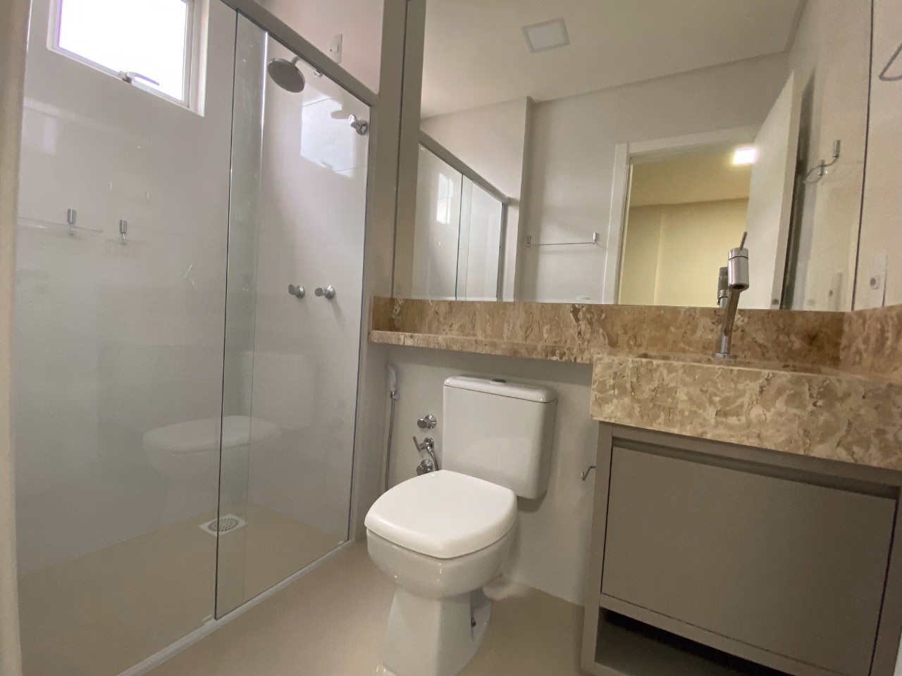 Apartamento 3 suítes em Meia Praia — Meia Praia, Itapema