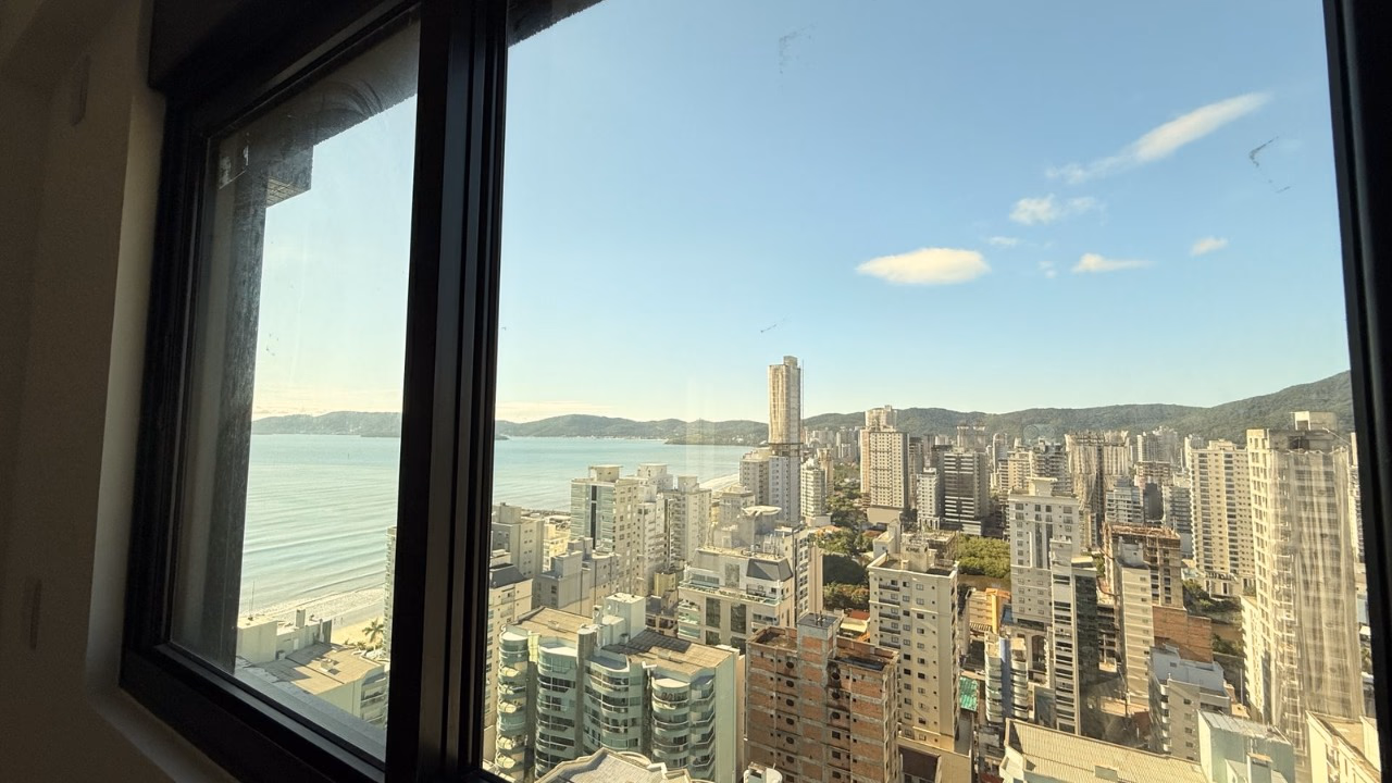 Cobertura 5 suítes em Meia Praia — Meia Praia, Itapema