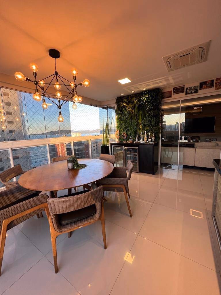 Apartamento 3 suítes em Meia Praia — Meia Praia, Itapema