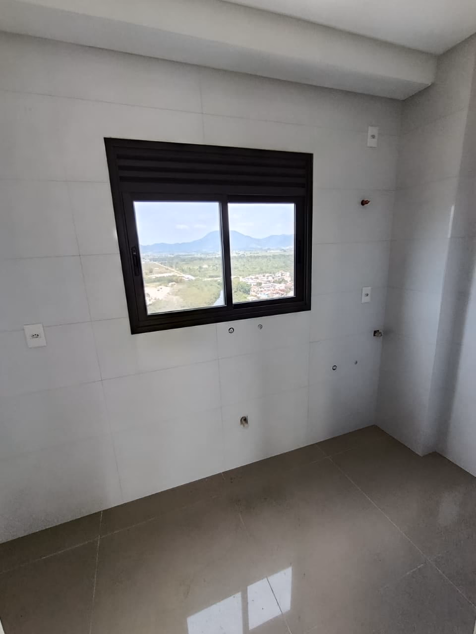 Apartamento 3 suítes em Meia Praia — Meia Praia, Itapema
