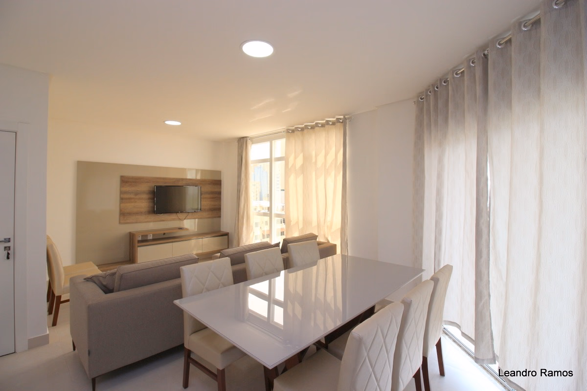 Apartamento 3 suítes em Meia Praia — Meia Praia