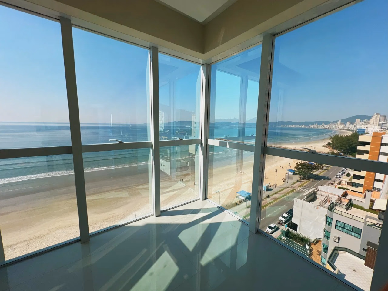 Apartamento 4 suítes em Centro — Centro, Itapema