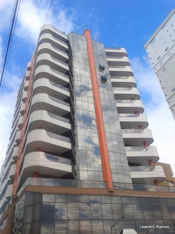 Canadá Residencial — Meia Praia