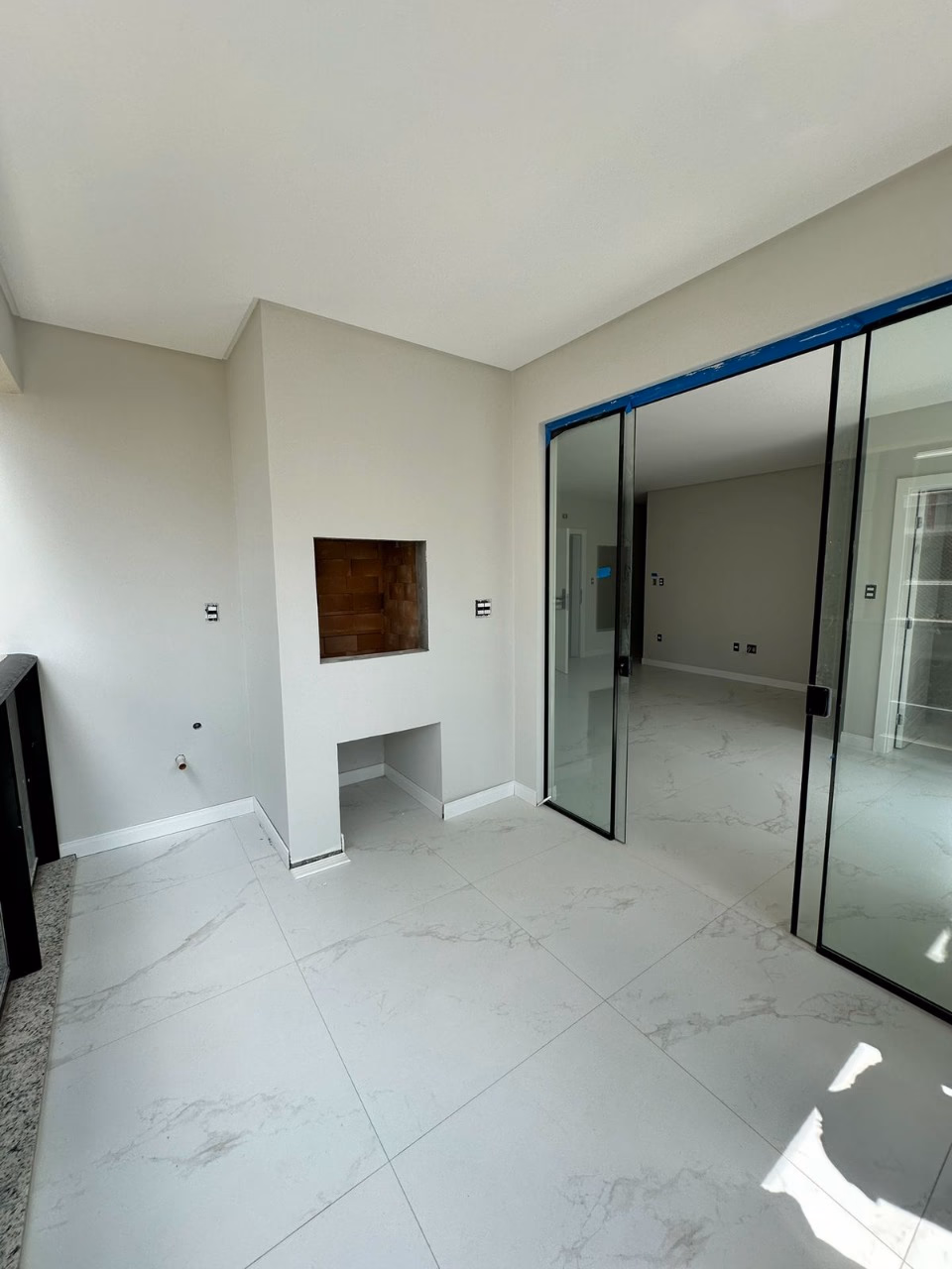 Apartamento 3 suítes em Meia Praia — Meia Praia