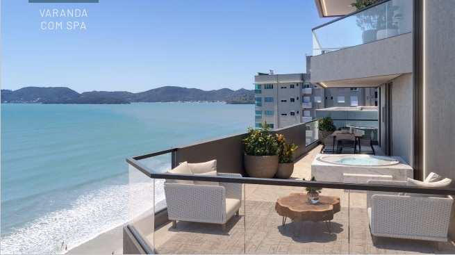 Apartamento 3 suítes em Meia Praia — Meia Praia