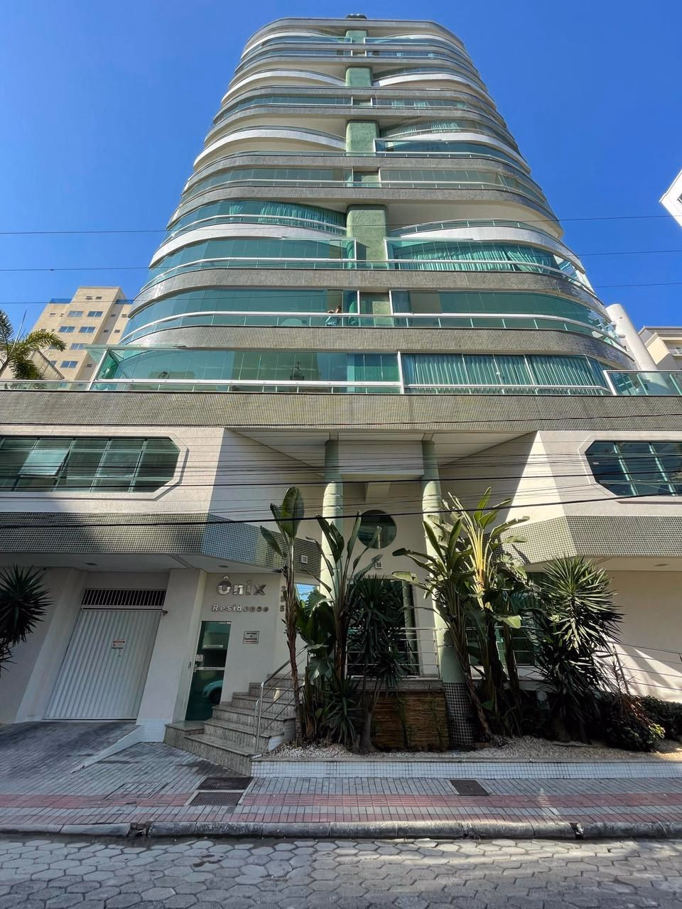 Onix Residence — Meia Praia