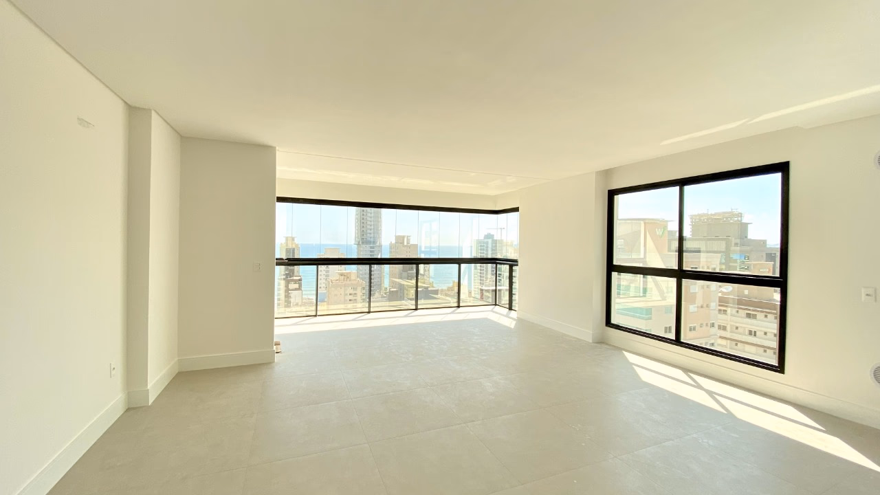 Apartamento 3 suítes em Meia Praia — Meia Praia, Itapema