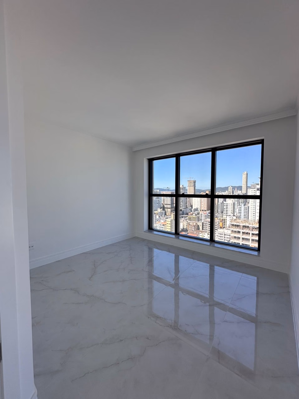 Apartamento 3 suítes em Meia Praia — Meia Praia, Itapema