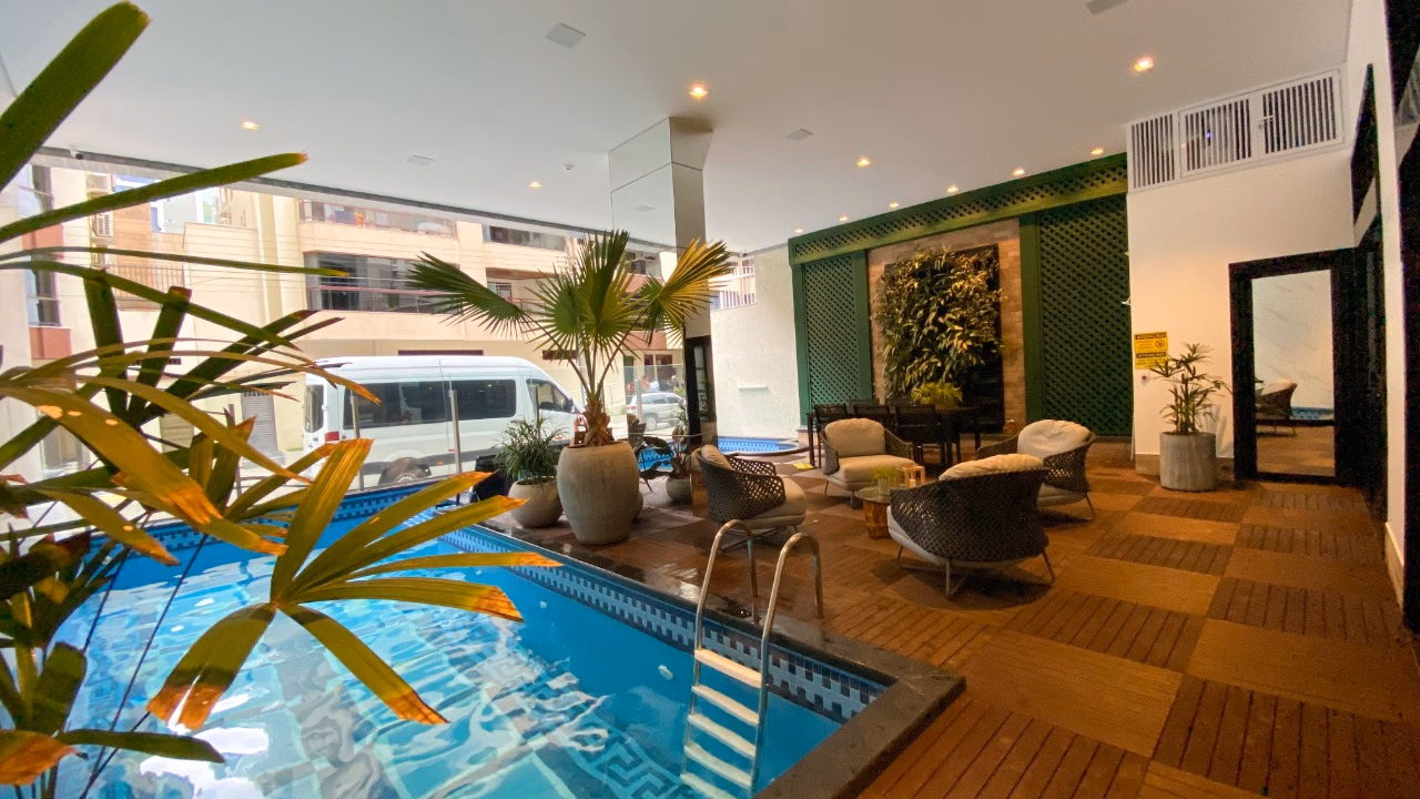 Apartamento quadra mar  a venda em Meia Praia, Itapema (6)