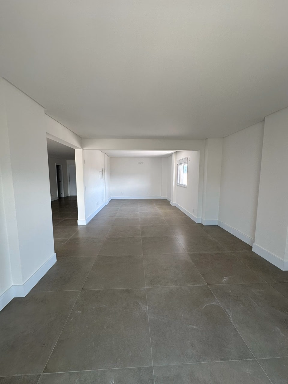 Apartamento 3 suítes em Meia Praia — Meia Praia, Itapema