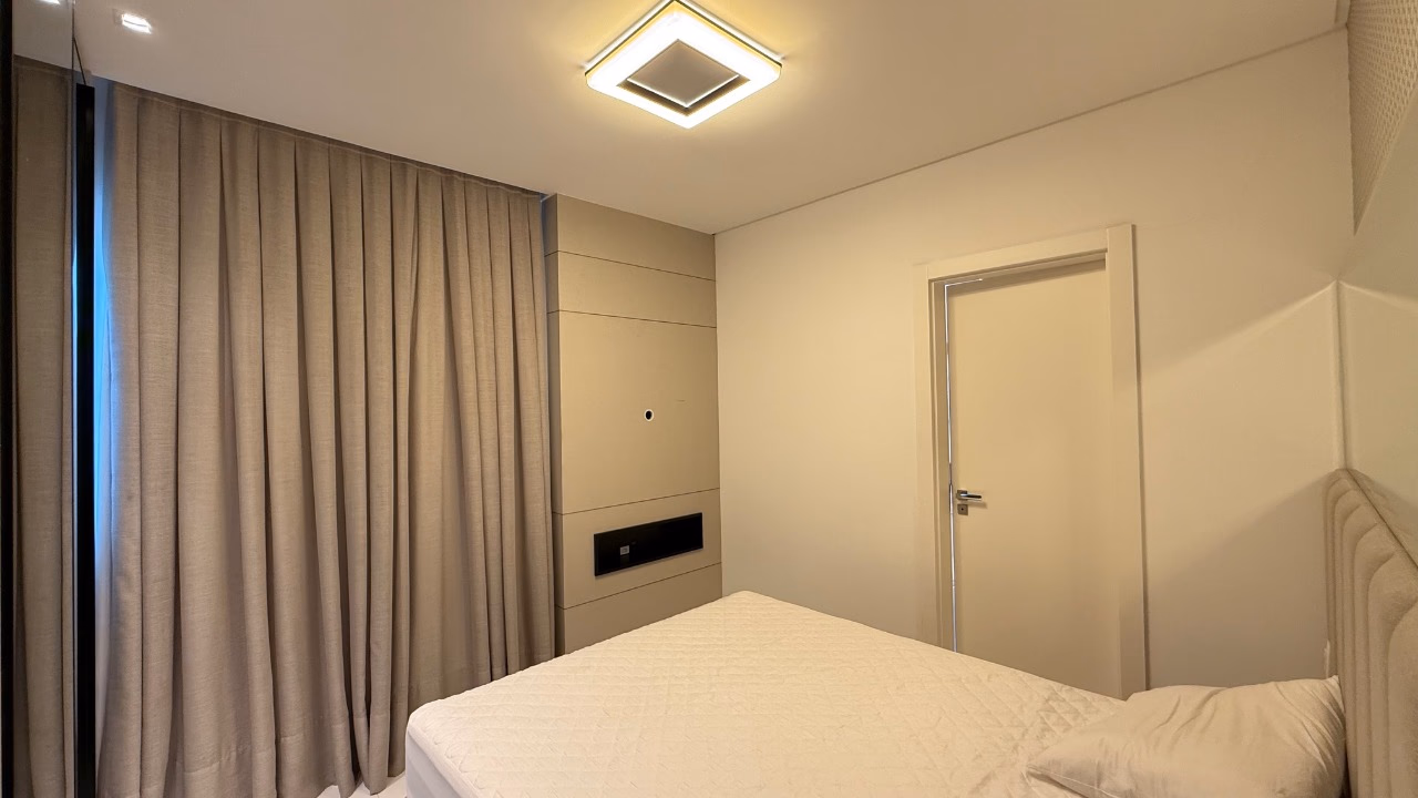 Apartamento 4 suítes em Meia Praia — Meia Praia, Itapema