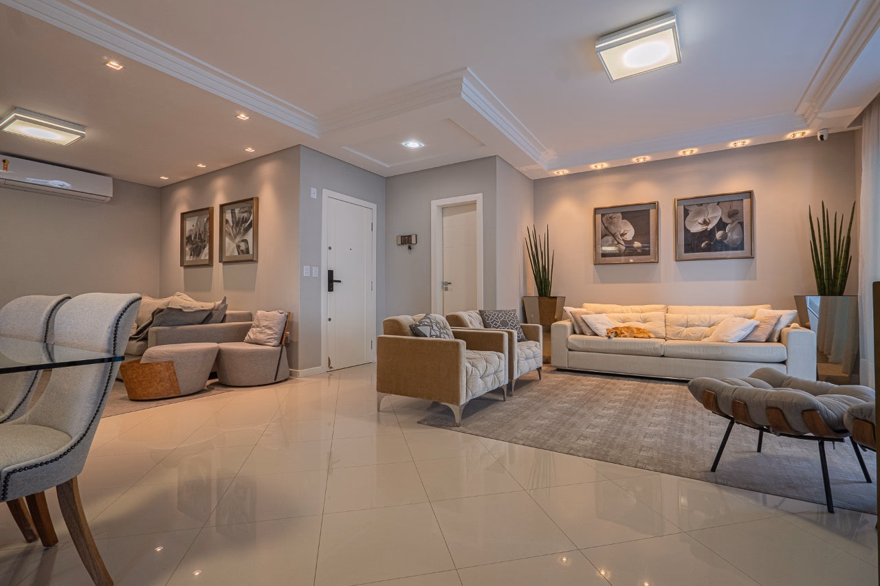 Apartamento 4 suítes em Meia Praia — Meia Praia, Itapema