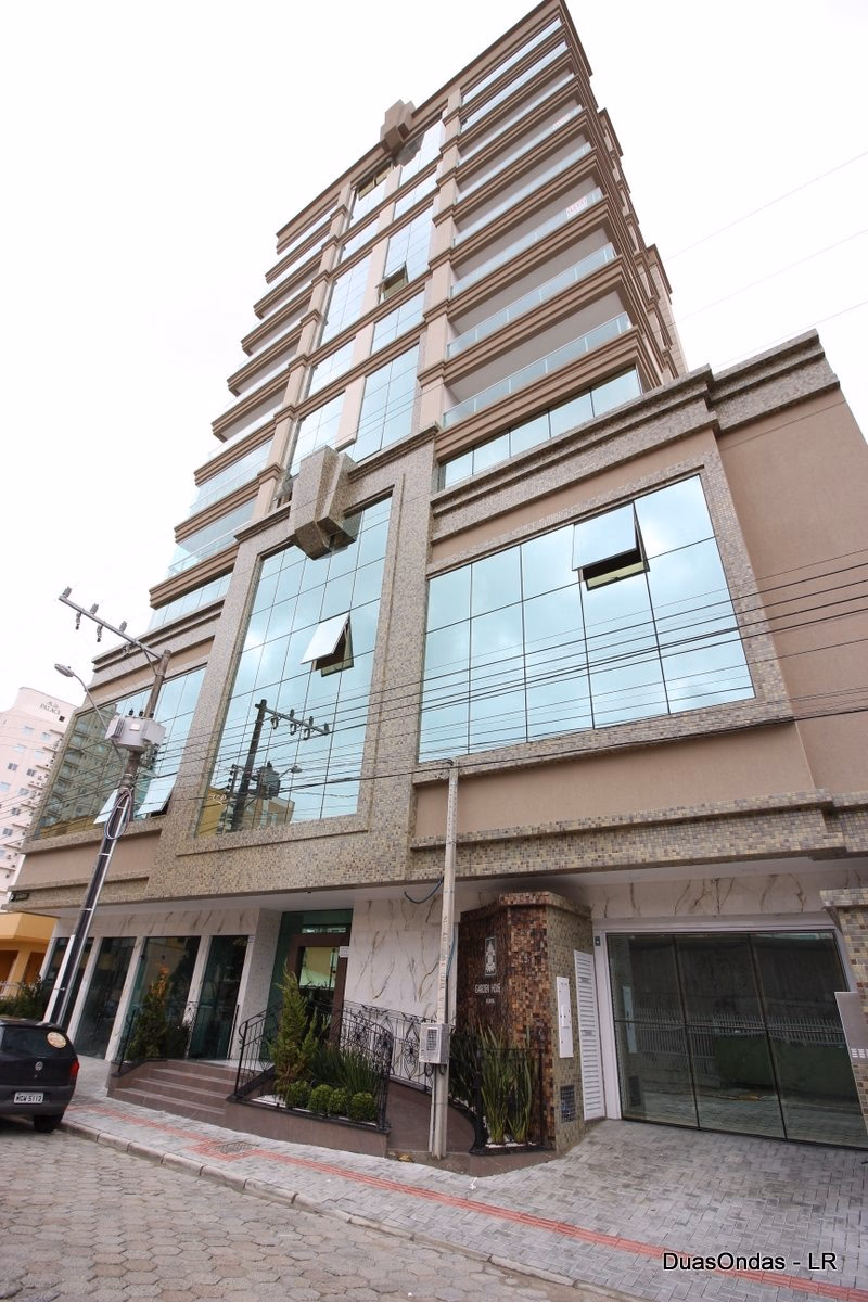 Garden House Residencial — Meia Praia