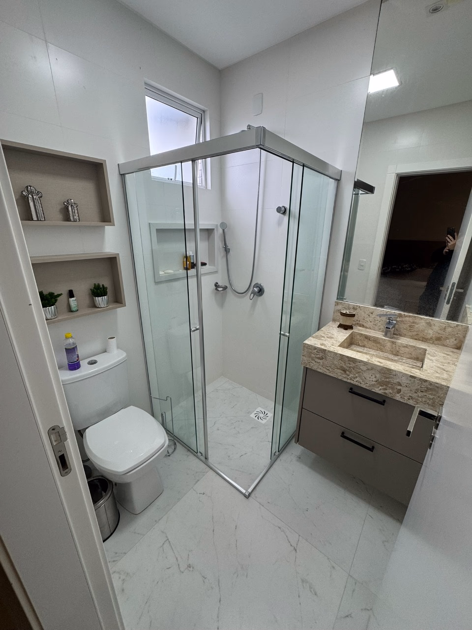 Apartamento 4 suítes em Meia Praia — Meia Praia, Itapema