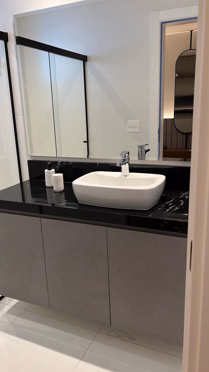 Apartamento 4 suítes em Meia Praia — Meia Praia, Itapema
