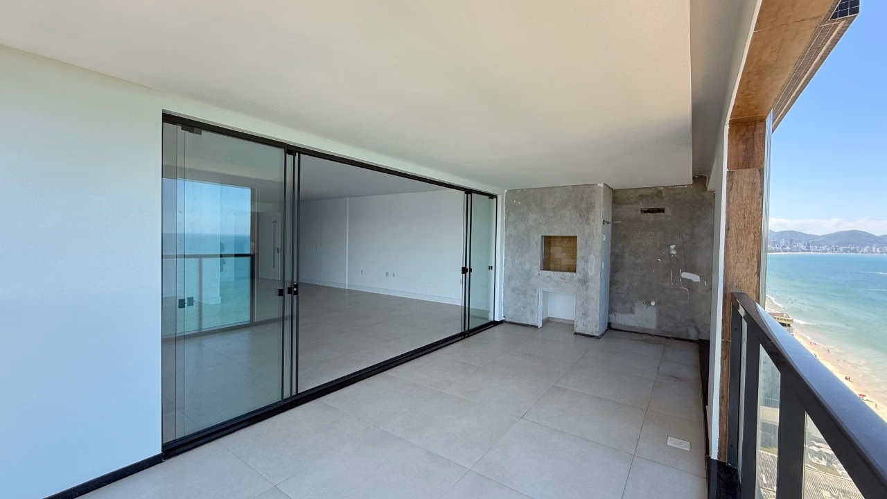 Apartamento 4 suítes em Meia Praia — Meia Praia, Itapema