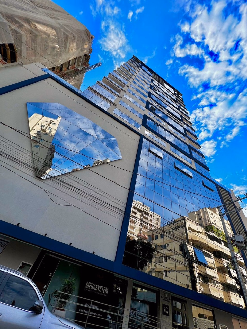 Blue Diamond Residence — Meia Praia