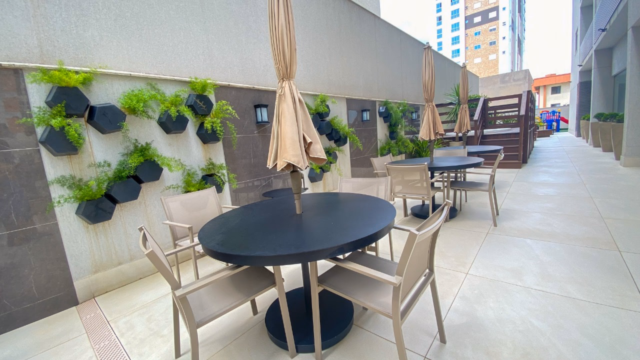 Apartamento a venda na quadra mar a venda em Meia Praia (49)