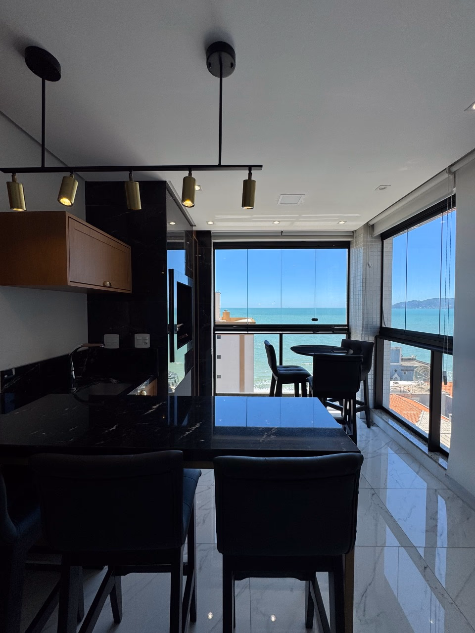 Apartamento 4 suítes em Meia Praia — Meia Praia, Itapema