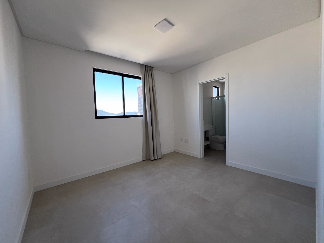 Apartamento 3 suítes em Meia Praia — Meia Praia, Itapema