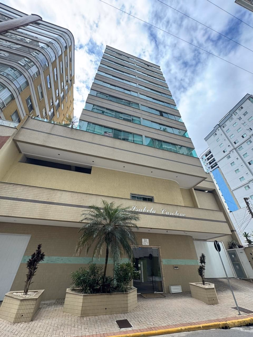 Isabela Caroline Residence — Meia Praia