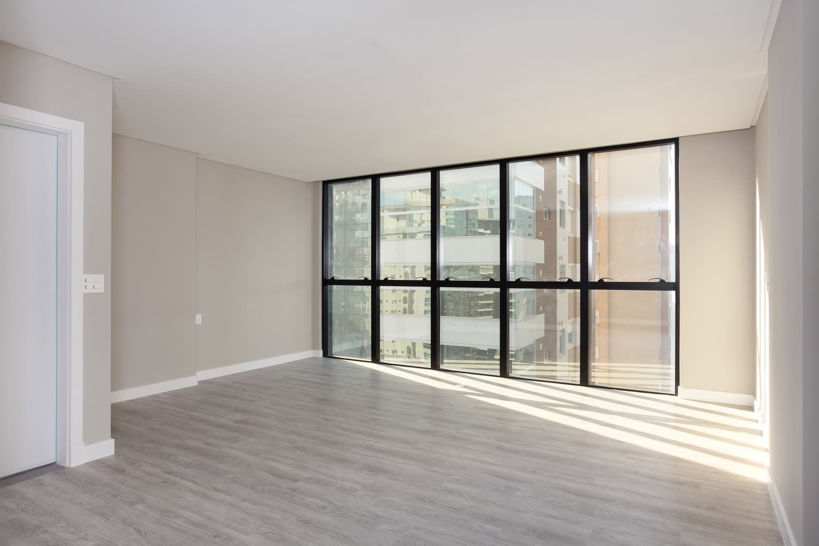 Apartamento 1 quarto em Meia Praia — Meia Praia