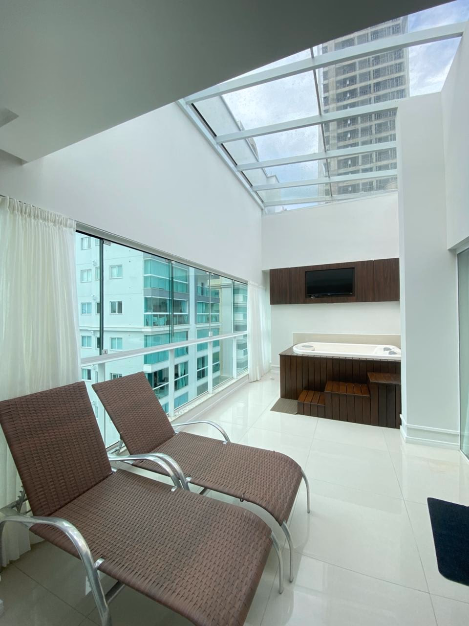 Apartamento 5 quartos em Meia Praia — Meia Praia, Itapema
