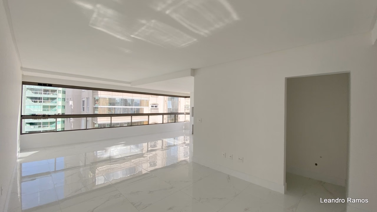 Apartamento 3 suítes em Meia Praia — Meia Praia, Itapema