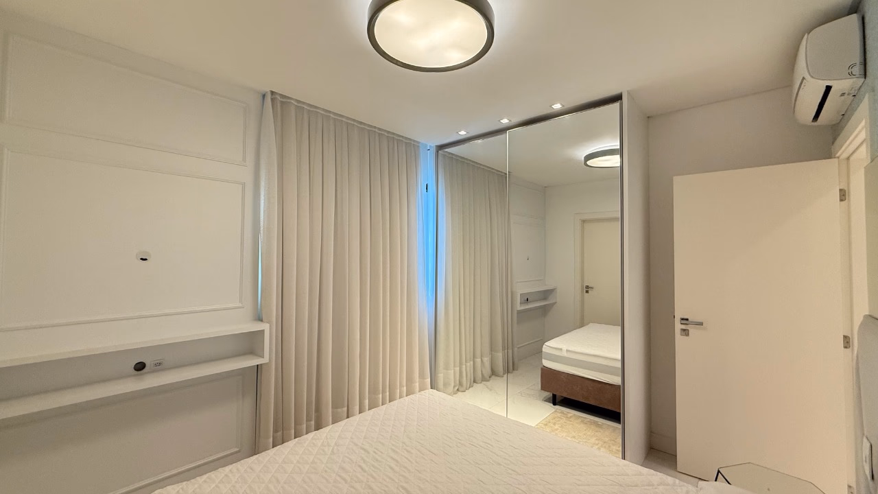 Apartamento 4 suítes em Meia Praia — Meia Praia, Itapema