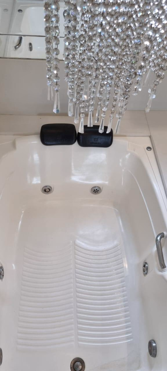 Apartamento 4 suítes em Meia Praia — Meia Praia, Itapema