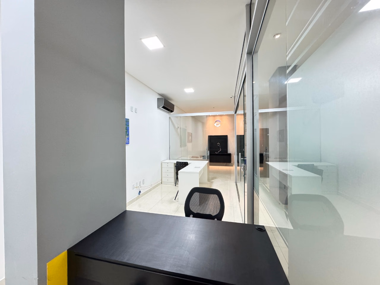 Sala comercial em Meia Praia — Meia Praia, Itapema