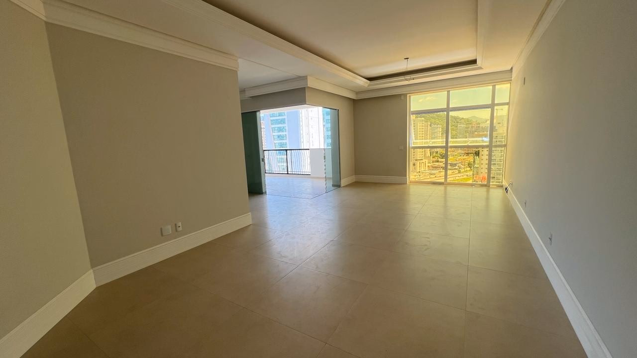 Apartamento 4 suítes em Meia Praia — Meia Praia, Itapema