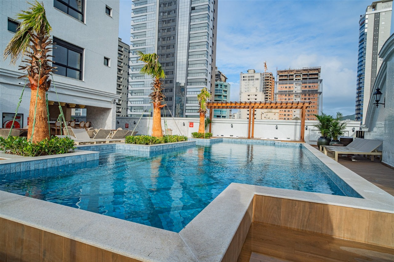 Apartamento 4 suítes em Meia Praia — Meia Praia, Itapema