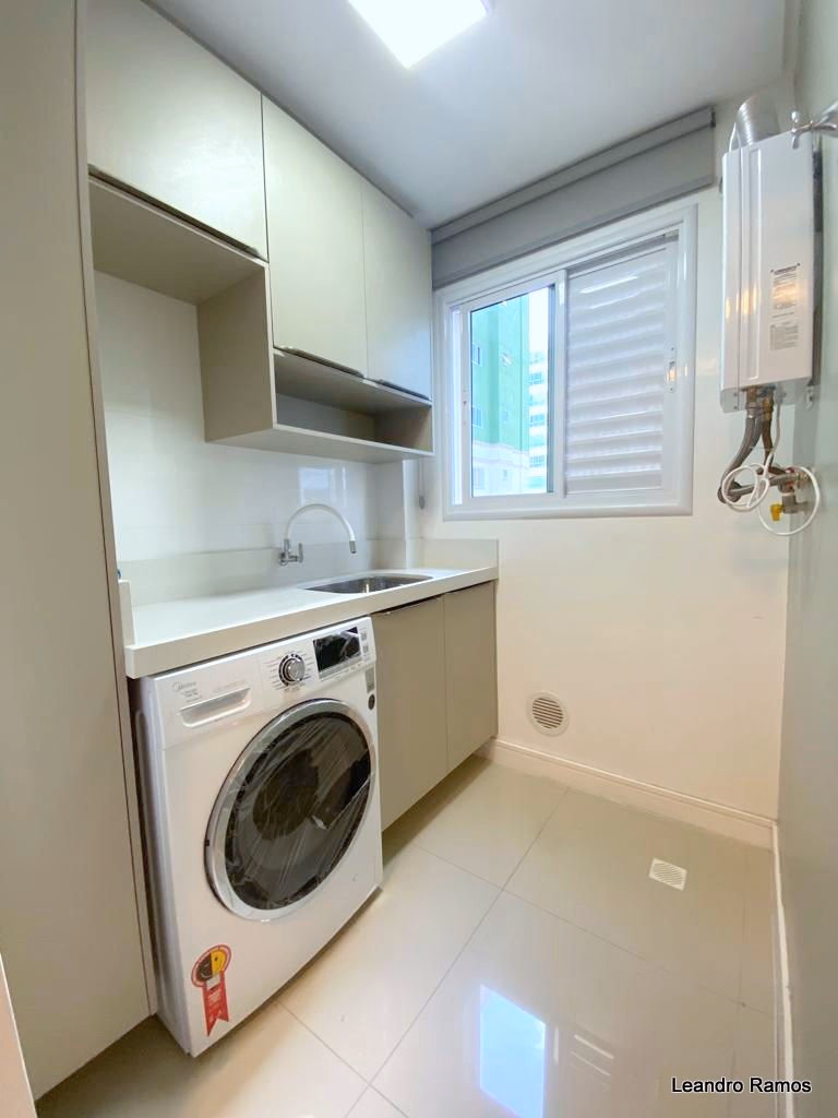 Apartamento 3 suítes em Meia Praia — Meia Praia, Itapema