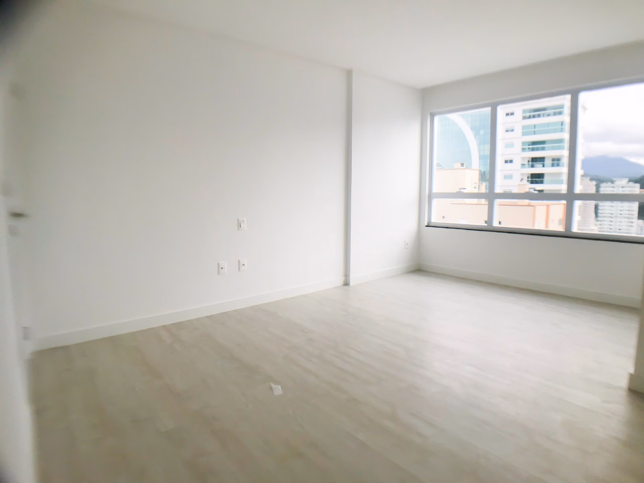 Apartamento 4 suítes em Meia Praia — Meia Praia, Itapema