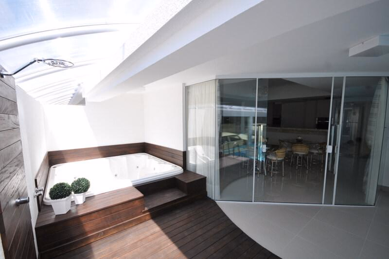 Apartamento 3 suítes em Meia Praia — Meia Praia, Itapema