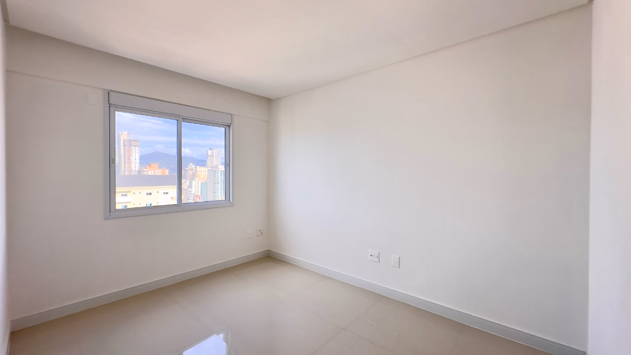 Apartamento 4 suítes em Meia Praia — Meia Praia, Itapema
