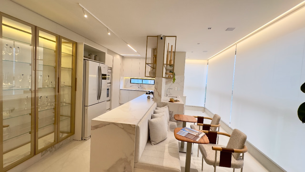 Apartamento 3 suítes em Meia Praia — Meia Praia, Itapema