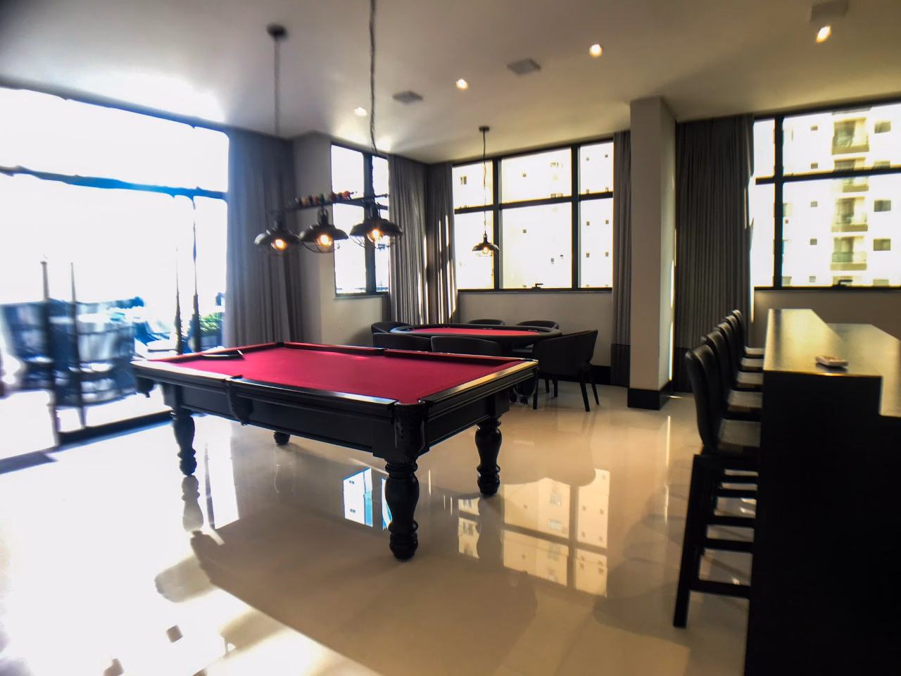 Apartamento frente avenida a venda no Villa de Siena em Meia Praia, Itapema
