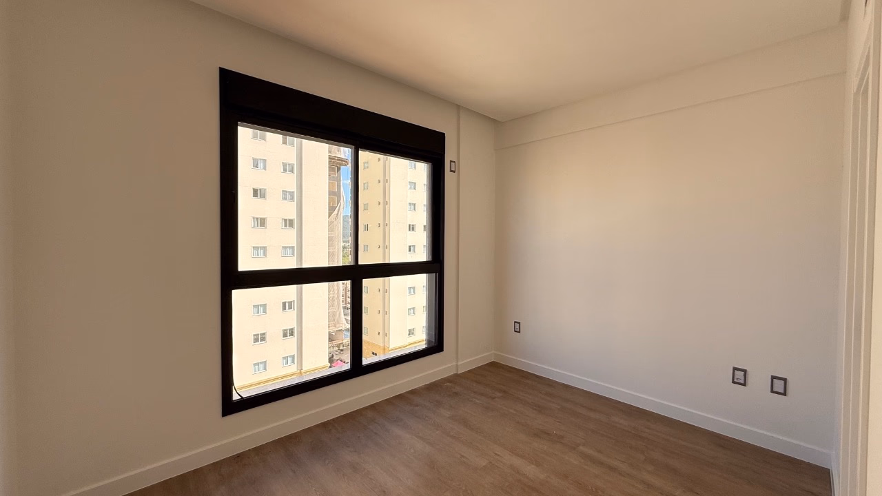 Apartamento 3 suítes em Meia Praia — Meia Praia, Itapema
