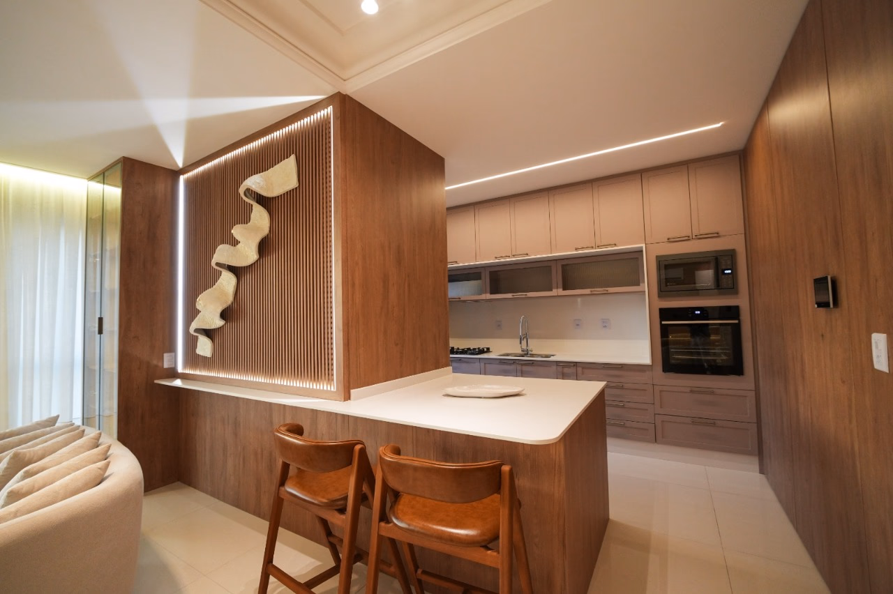 Apartamento 4 suítes em Meia Praia — Meia Praia, Itapema